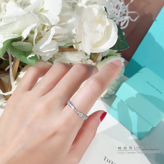 Tiffany純銀飾品 蒂芙尼女士專櫃爆款Setting純銀舞會戒指 Tiffany尖口鑽戒  zgt1780